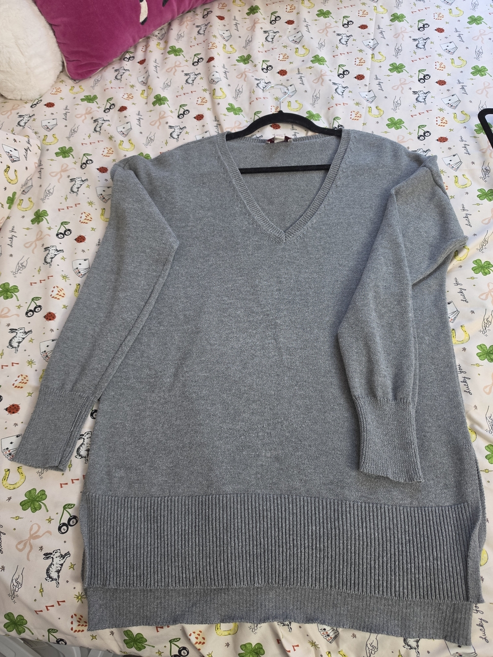Arizona Jean Company Heather Gray V-Neck Sweater